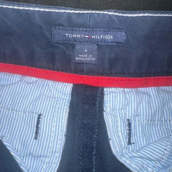 Tommy Hilfiger Shorts size 4 - Picture 3 of 4